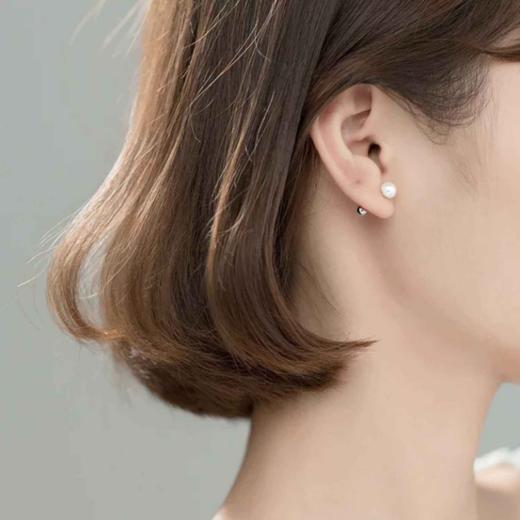 🦋【S925银天然淡水珍珠耳钉】🦋✅做工精细，质感很好，🎁高级感十足，💞尽显大气~ ✅甄选天然淡水珍珠🌈（可以刮出珍珠粉），🌟光泽细腻 商品图4