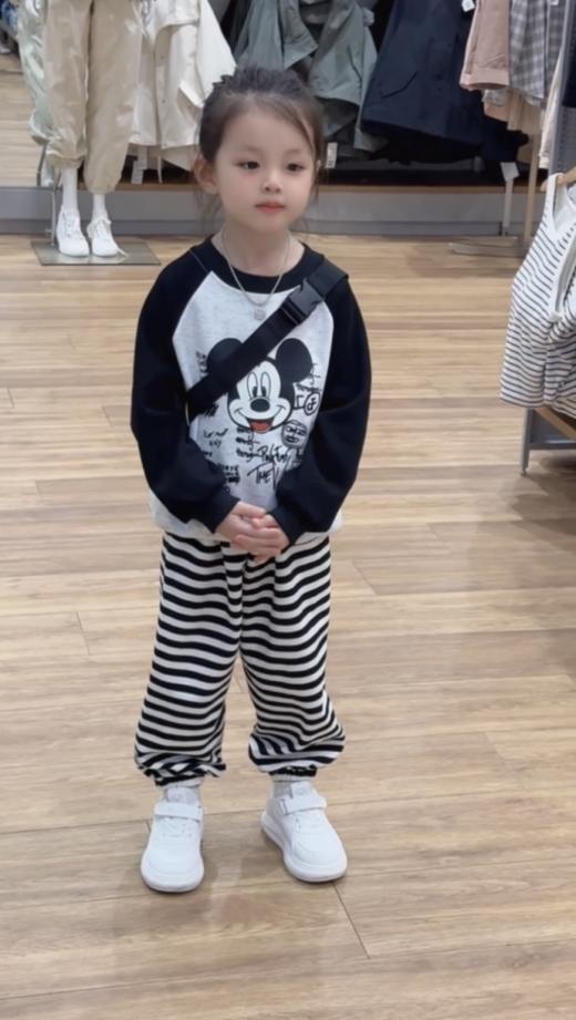 👍🏻👍🏻👍🏻【箩小伊儿童洋气华棉小乐鼠套装L046】👸今天要给大家安利一款看了就忍不住的👩🏻儿童卫衣套装✅， 😎讲真，这款套装不仅休闲百搭， 商品图4