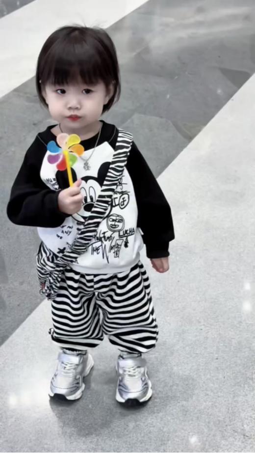 👍🏻👍🏻👍🏻【箩小伊儿童洋气华棉小乐鼠套装L046】👸今天要给大家安利一款看了就忍不住的👩🏻儿童卫衣套装✅， 😎讲真，这款套装不仅休闲百搭， 商品图3