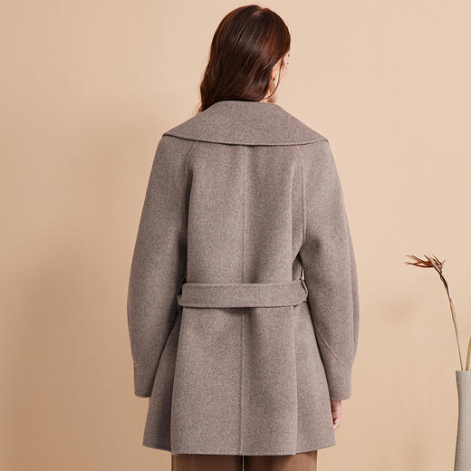 EITIE爱特爱冬新款气质翻领收腰显瘦高级感羊毛毛呢大衣外套D2414407 商品图4