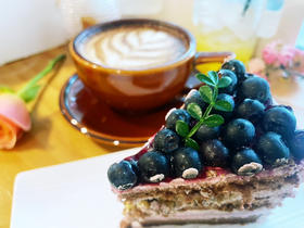 🍁秋日拿铁套餐🍁【拿铁1杯➕当日新鲜蛋糕切角1份】