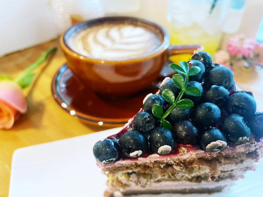 🍁秋日拿铁套餐🍁【拿铁1杯➕当日新鲜蛋糕切角1份】 商品图0