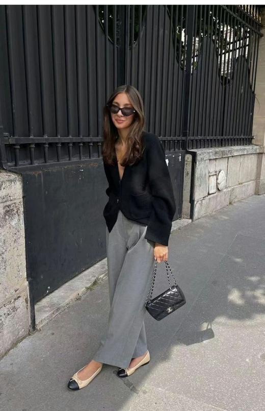 轻商务直筒羊毛深裥高腰裤 显瘦羊毛西装裤 干净利落极简风格好搭配 直筒裤型 纤瘦量感提升线条塑造腰身比例 宽腰封设计 商品图4