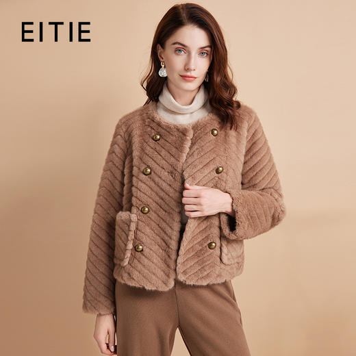 EITIE爱特爱气质双排扣显瘦毛绒短外套冬季新款D2403409 商品图0