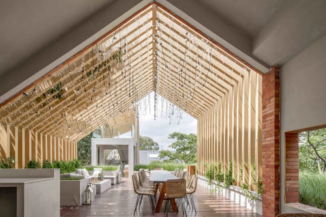 莫奈东苑江边别墅 | 广信数营员工折扣价（国庆原价大床房780元， 复式980元）