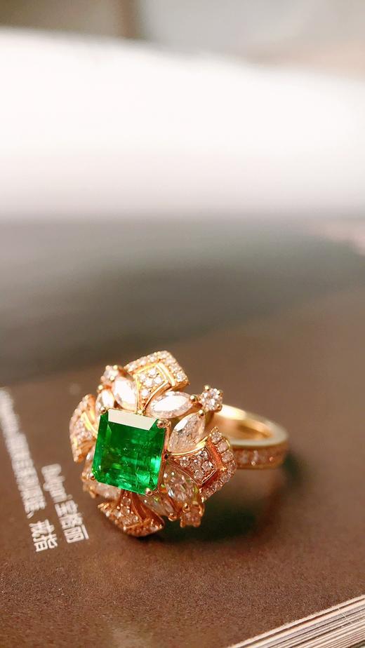 18k金镶祖母绿戒指0.81ct 商品图1