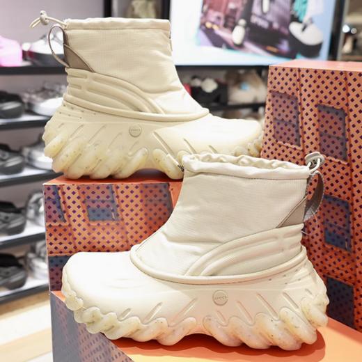 CROCS 灰褐色 波波暖靴 210315-0LJ 商品图3