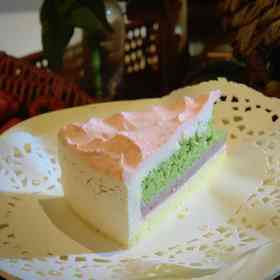 樱花草莓慕斯蛋糕