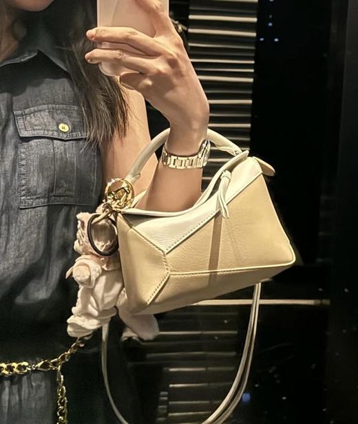 罗意威迷你新版本柔软粒面牛皮革PuzzleEdge手袋（CB） 商品图1