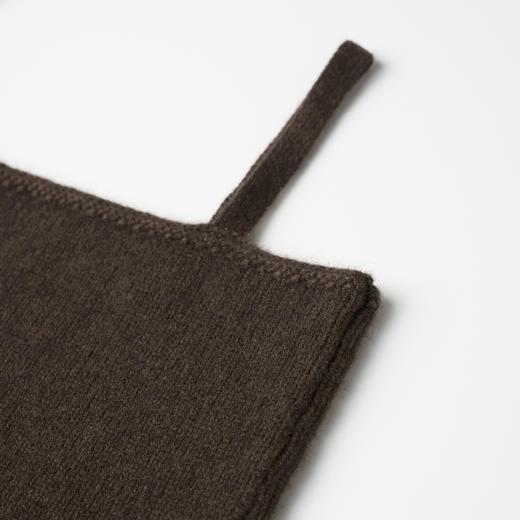 ROMI STUDIO“棕标甄选”5针*绵羊毛绒感一字领吊带背心432AM021 商品图2