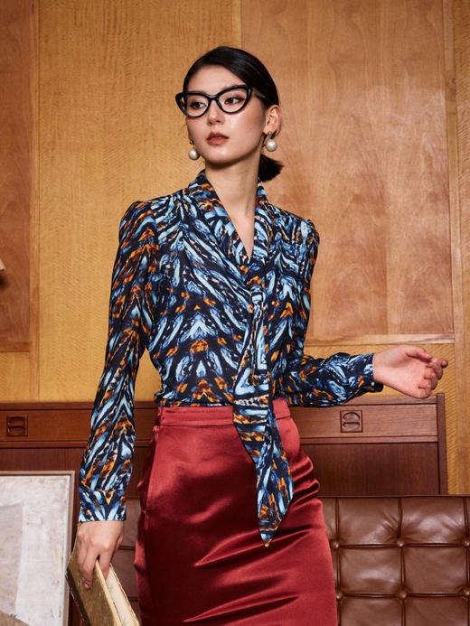 “油画”衬衫 衣橱激活唤醒每一件被遗忘的衣服四季可穿J7331584B颈袖添香 商品图1