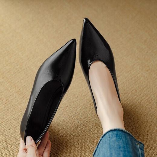 【预售5天】异型镂空跟中跟纯色时装单鞋，复古尖头浅口全皮女鞋DB&M6065 商品图4