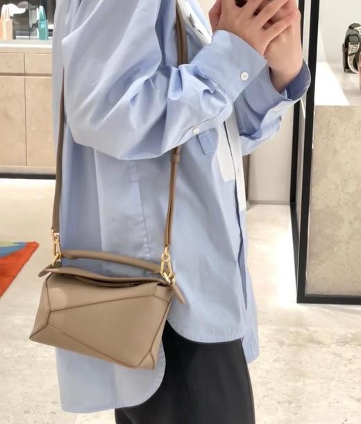 罗意威迷你新版本柔软粒面牛皮革PuzzleEdge手袋（CB） 商品图3