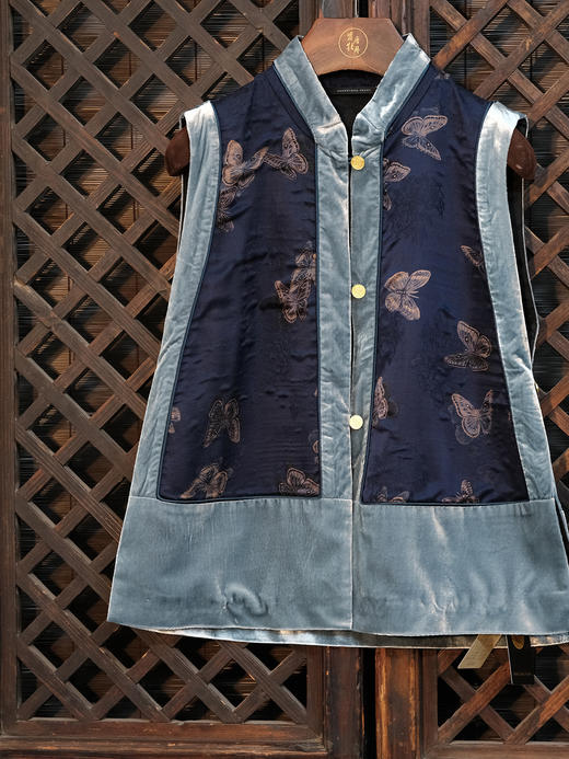 盛唐牡丹 |蝴蝶纹香云纱配丝绒马甲 商品图1