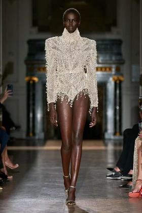 Zuhair Murad 2024/2025秋冬高级定制系列的奢华演绎！