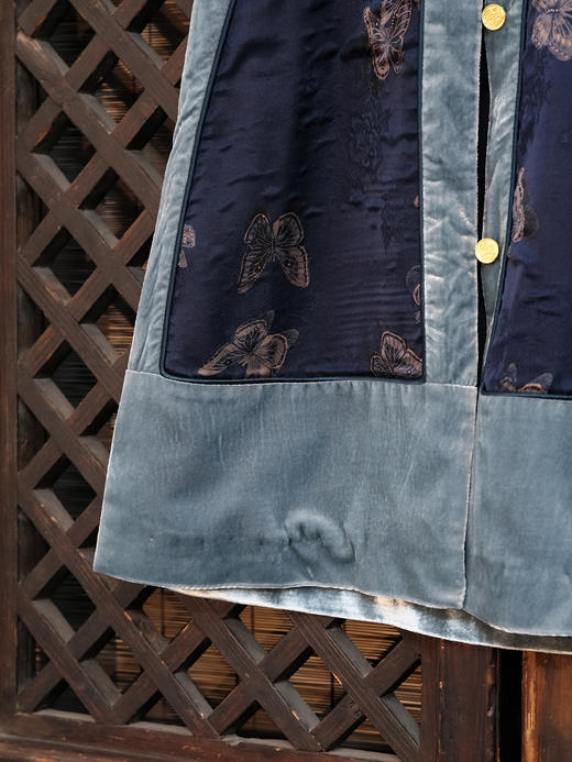 盛唐牡丹 |蝴蝶纹香云纱配丝绒马甲 商品图4