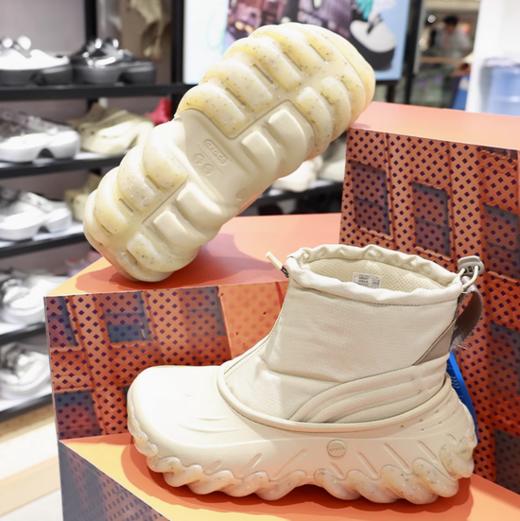 CROCS 灰褐色 波波暖靴 210315-0LJ 商品图1