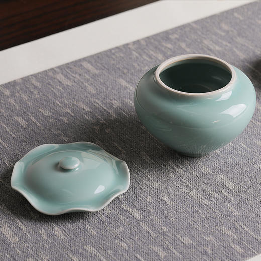 【青瓷】非遗传人吴丹丹出品 青瓷荷叶醒茶罐茶叶罐 商品图4