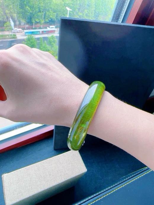 黄绿碧玺手镯 圈59.9 59.4克 商品图0