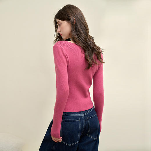 绵羊毛简约设计感针织衫女早春轻薄捏褶高弹桃心领打底衫V4142675 商品图6