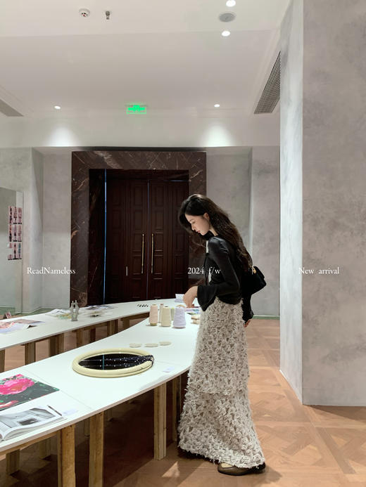 Read Nameless /漂亮的深灰色打底衫+重工雪花半裙+骑士小香长外套 2024/9/30 商品图5