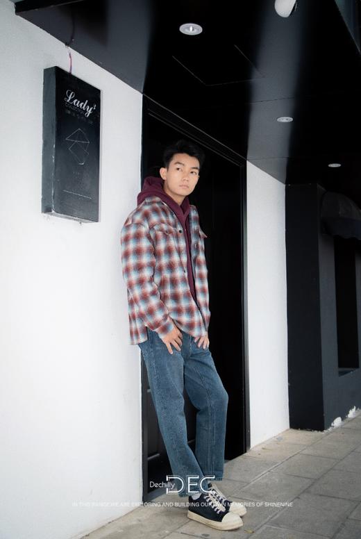 433773451酒红格纹棉服 商品图0