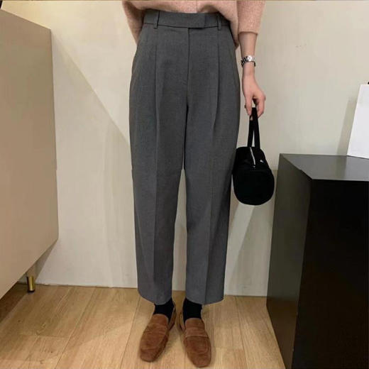 轻商务直筒羊毛深裥高腰裤 显瘦羊毛西装裤 干净利落极简风格好搭配 直筒裤型 纤瘦量感提升线条塑造腰身比例 宽腰封设计 商品图0