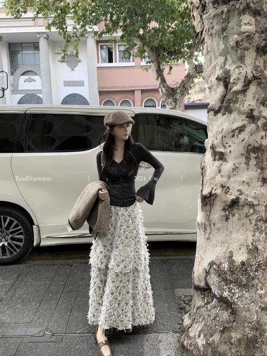 Read Nameless /漂亮的深灰色打底衫+重工雪花半裙+骑士小香长外套 2024/9/30 商品图8