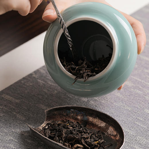 【青瓷】非遗传人吴丹丹出品 青瓷荷叶醒茶罐茶叶罐 商品图3
