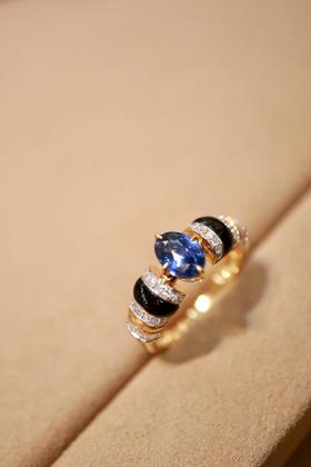 18k无烧蓝宝石戒指1.05ct