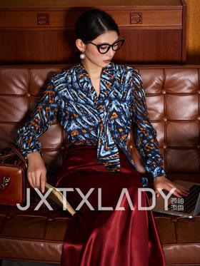 “油画”衬衫 衣橱激活唤醒每一件被遗忘的衣服四季可穿J7331584B颈袖添香