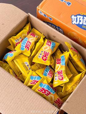 【食一佬奶酪棒】8.9💰到手满满一大箱！！ 😋到手一箱约32个~~ ✅精选原料：丹麦进口🧀芝士粉（添加量≥5%）、乳粉，优质河北🌽玉米粉 