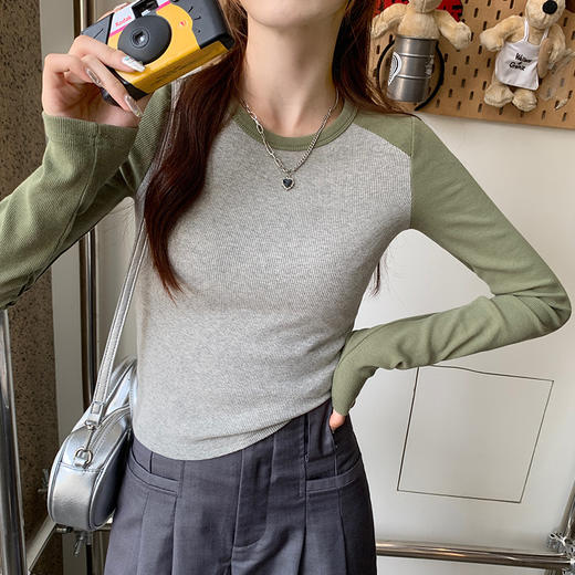 【时髦撞色Tee，甜酷范儿~穿搭精髓妥妥拿捏】美式复古拼色插肩袖长袖t恤 女生新款内搭打底衫 修身辣妹上衣-QQ 商品图2