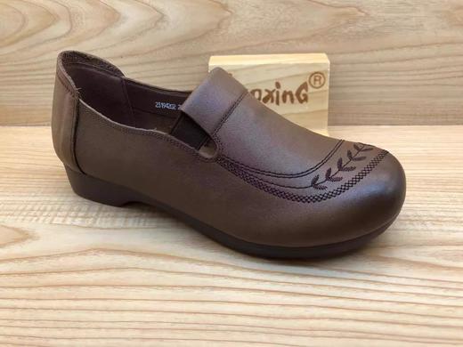 豪行2023年春季新品时尚休闲真皮浅口女单妈妈鞋23194202 商品图1