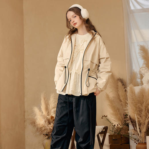 【暖冬内购】两三事 呼啸山庄 2024冬季新款休闲拼色边抽绳绑带羽绒外套女宽松 商品图2