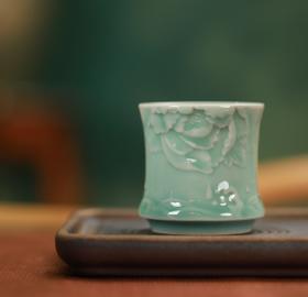 雷慧仙青瓷束腰牡丹杯