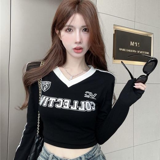 【秋日上新，美式复古长袖T恤女款，舒适纯棉材质】纯棉美式辣妹复古长袖T恤 女早秋设计感撞色V领露脐短款打底衫上衣-QQ 商品图6