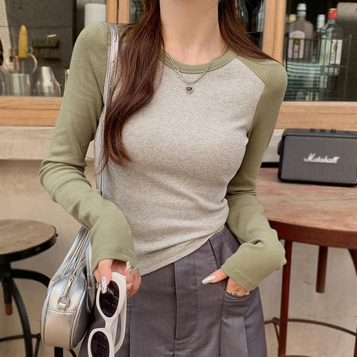 【时髦撞色Tee，甜酷范儿~穿搭精髓妥妥拿捏】美式复古拼色插肩袖长袖t恤 女生新款内搭打底衫 修身辣妹上衣-QQ 商品图0