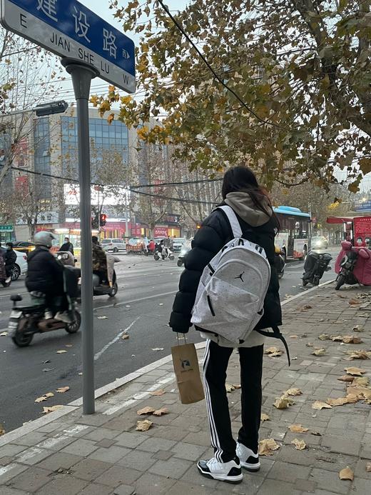 .24新款！nk新款双肩包！官方门店都在售同款！男女情侣款Jordan满天星双肩包 电脑双肩背包 学生书包 商品图2