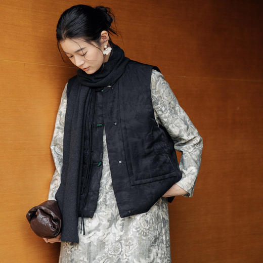 绽放旅行女装718朵/亚麻棉水墨设计感提花叠穿短款印花长袖连衣裙 商品图3