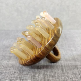 绿檀羊角按摩梳