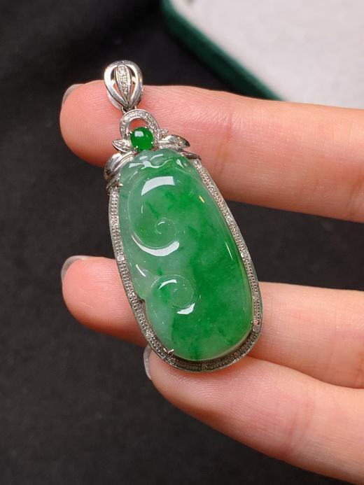 18k金冰阳绿翡翠如意 商品图0