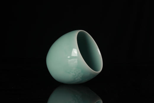 雷慧仙青瓷手工圆山水杯 商品图2