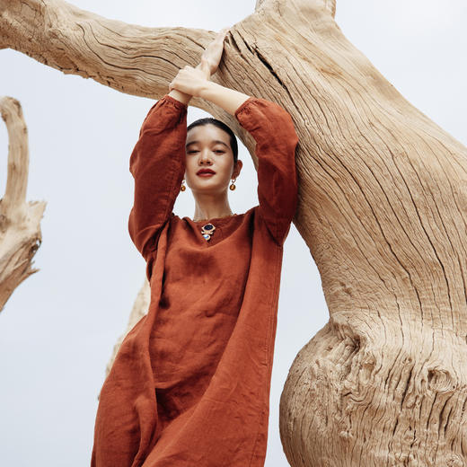 绽放旅行女装730朵/*亚麻圆领插肩袖直筒侧开衩显瘦长款连衣裙 商品图3