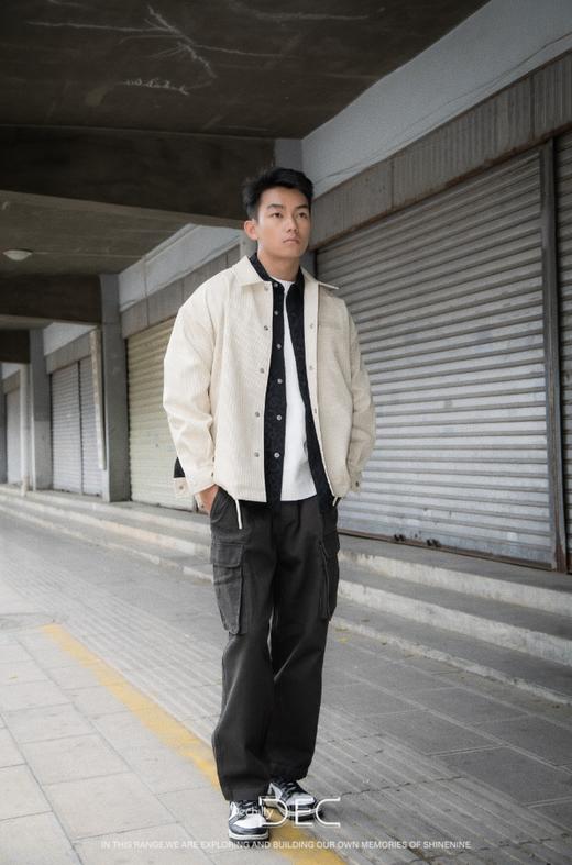 432972998时尚休闲夹克 商品图0