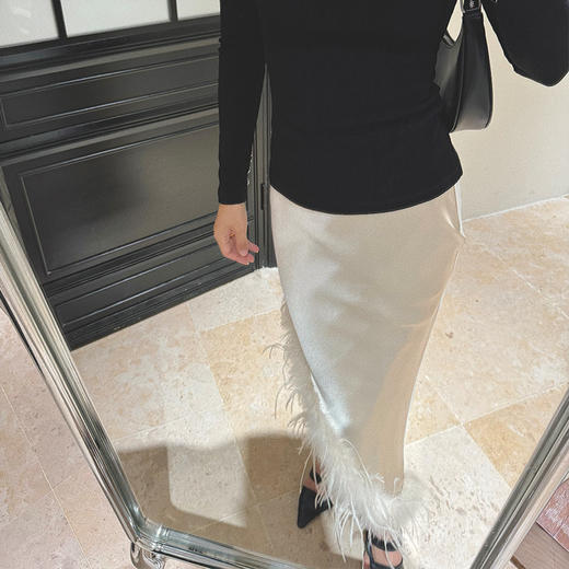 【顺丰包邮】12751 洛诗琳12751设计感鸵鸟毛高腰重磅醋酸缎面半身裙610 商品图3