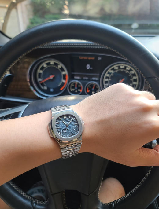 【百达翡丽运动优雅NAUTILUS系列】 鹦鹉螺 自动机械机芯 动力储备 男表 瑞表 40mm 蓝色表盘（SP） 商品图1