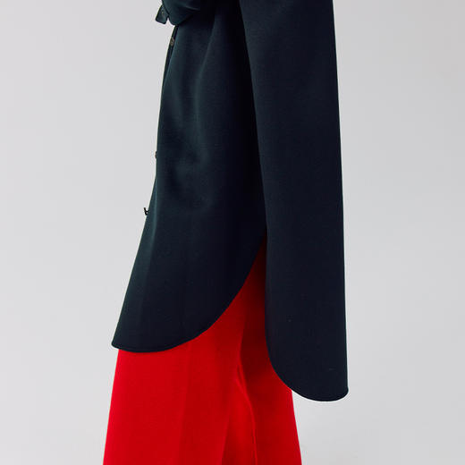 东黎 •  山羊绒女士秋冬西服领燕尾款宽松双面呢羊绒中长款大衣 4140 商品图4