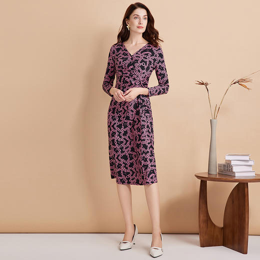 EITIE连爱特爱秋季新款时尚洋气显瘦V领收腰连衣裙女7507236 商品图6