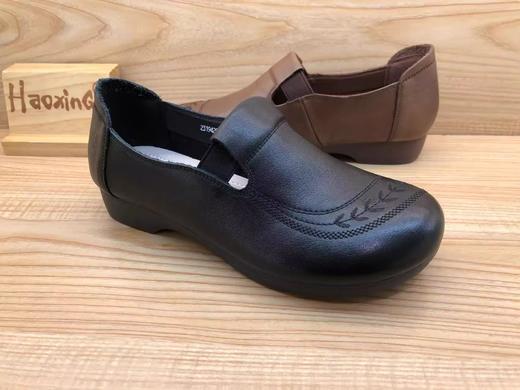 豪行2023年春季新品时尚休闲真皮浅口女单妈妈鞋23194202 商品图3